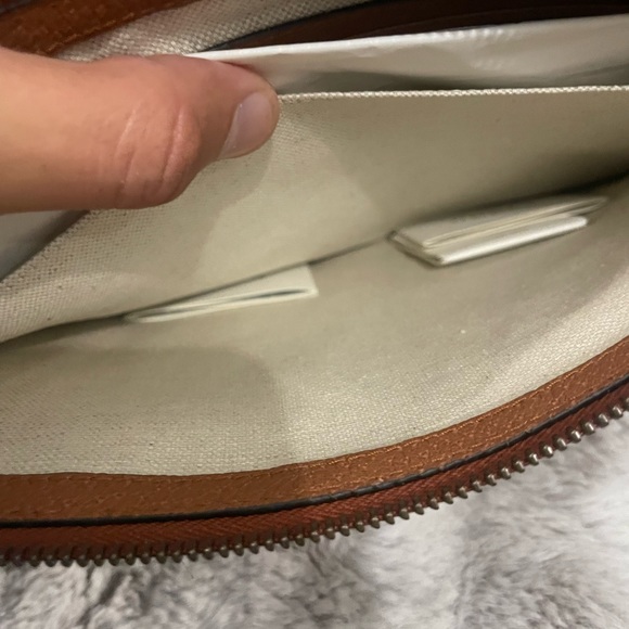 Gucci NY Yankees Patch Pouch Unisex - Picture 11 of 12